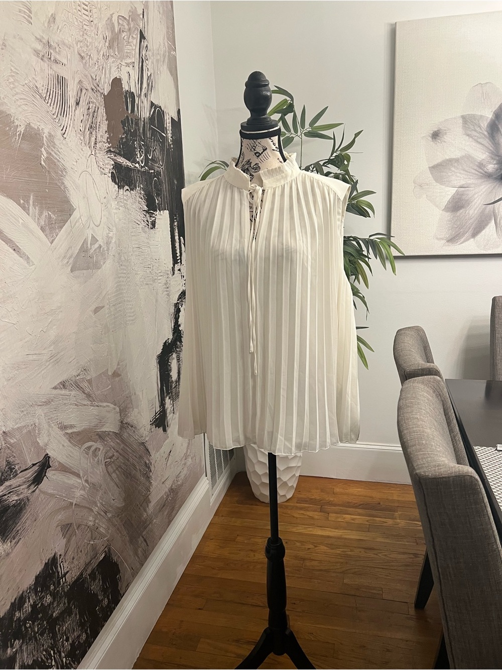 H&M Cream Pleated Sleeveless Tie-Neck Blouse